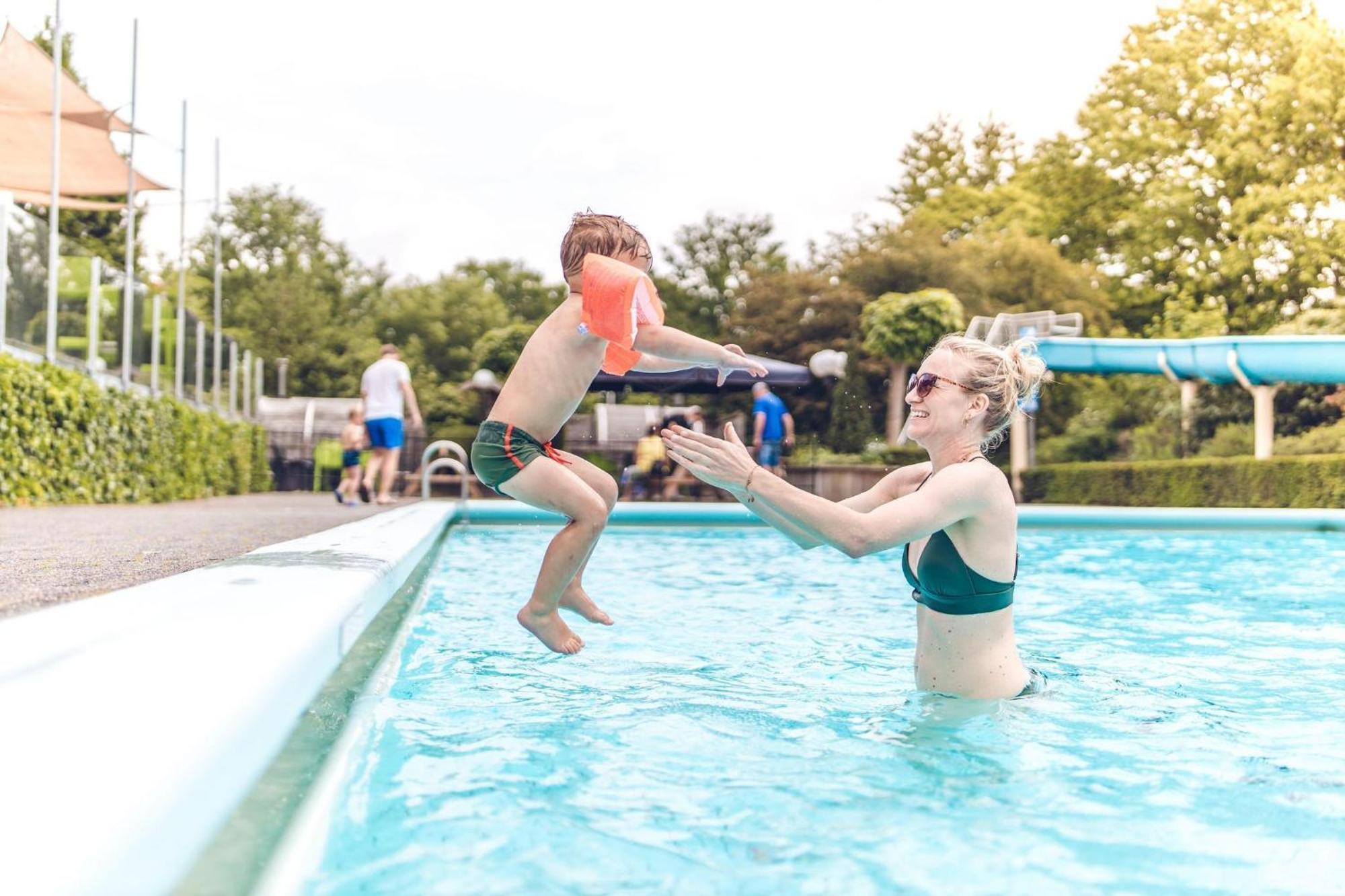 Veluwepark De Bosgraaf | Comfort Met Hottub Lieren Bilik gambar