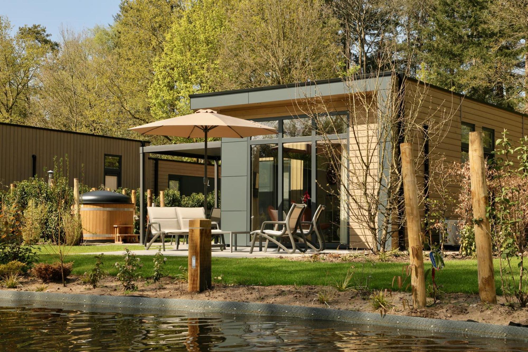 Veluwepark De Bosgraaf | Comfort Met Hottub Lieren Luaran gambar